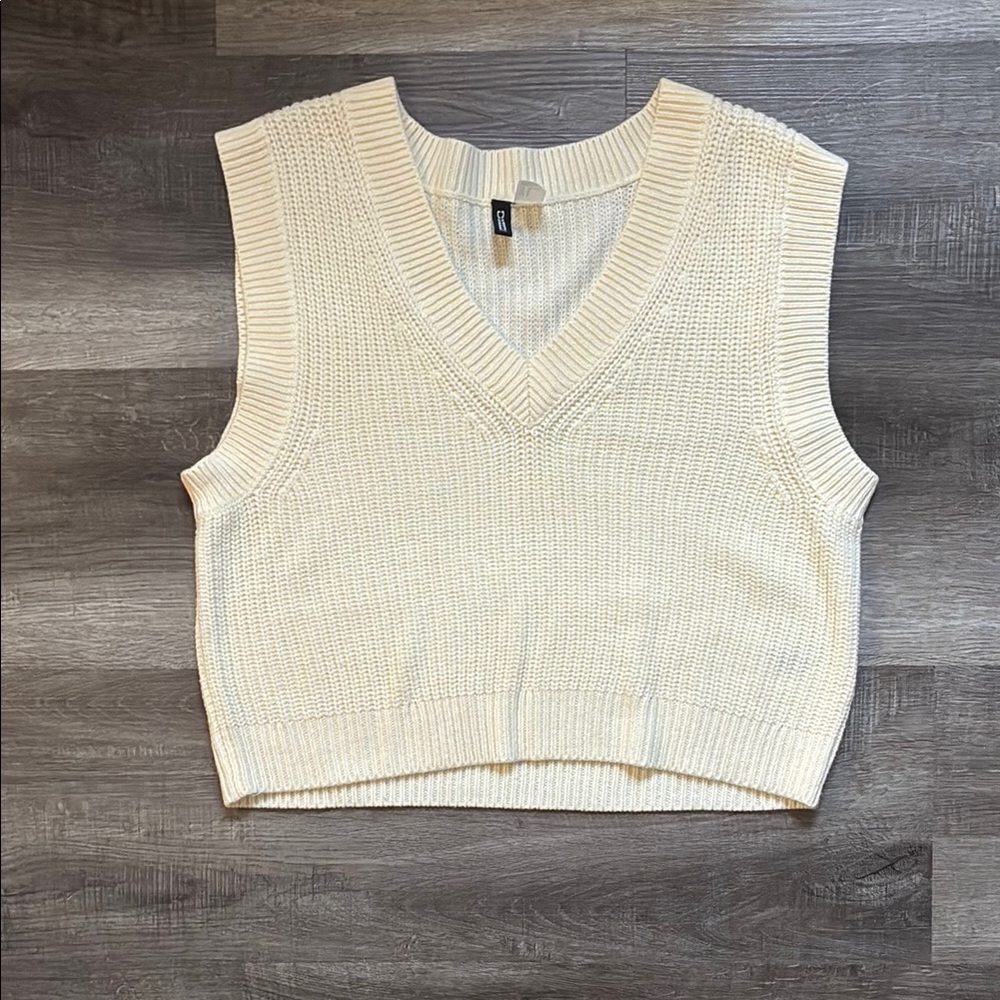 Divided Cream Knit V-Neck Crop Top